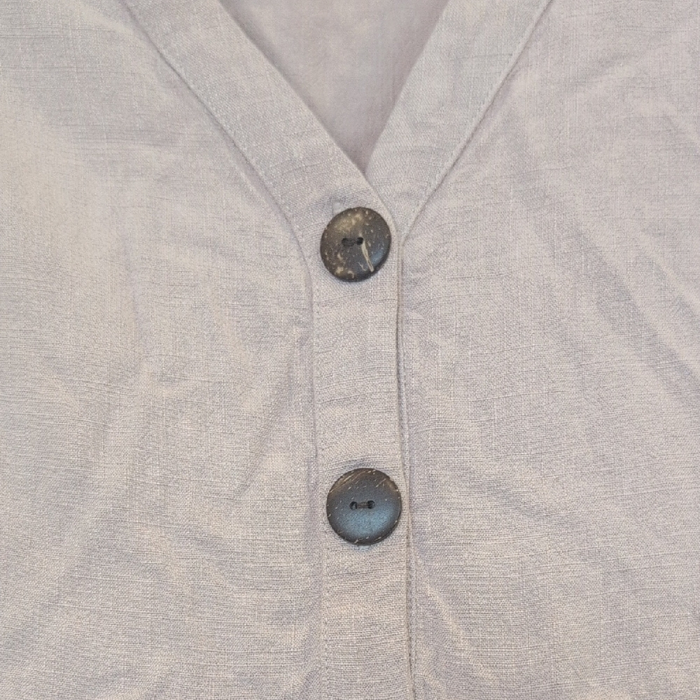 Elegant Sleeveless Button-Down Midi Dress - Picture 3 of 9